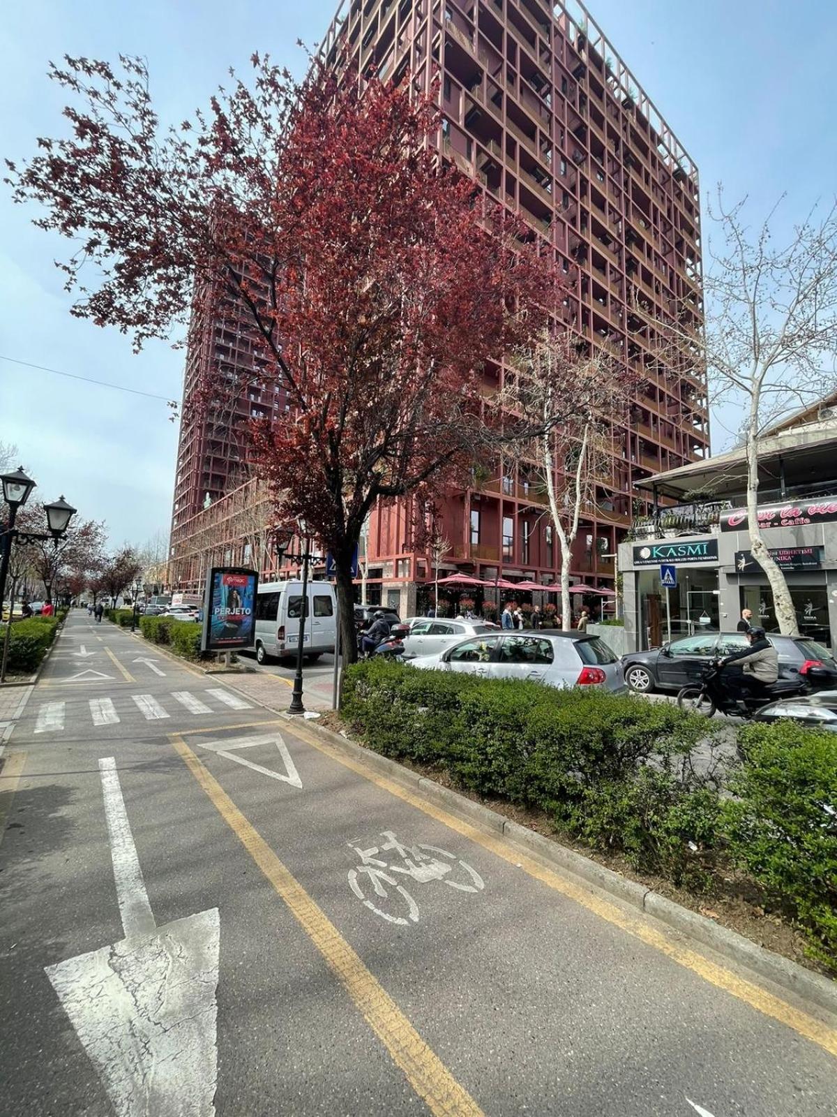 Garden Building Luxury Apartment Тирана Екстериор снимка