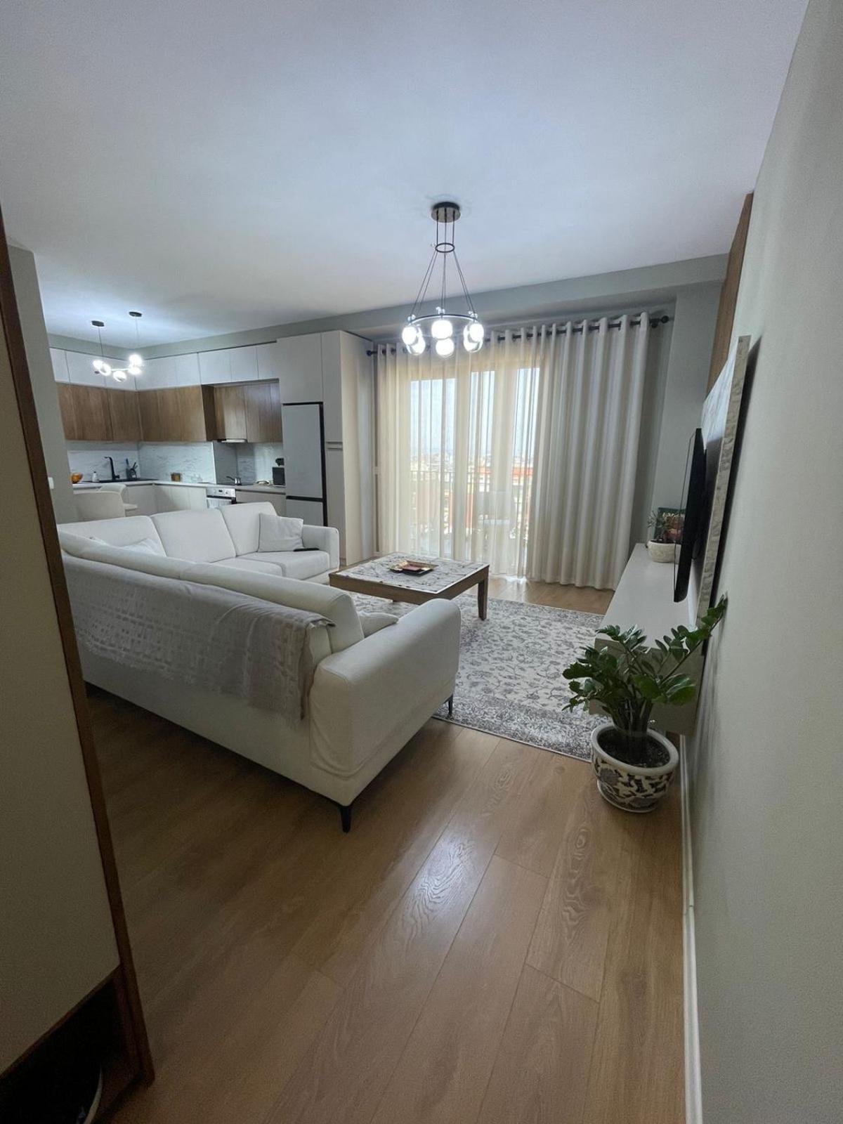Garden Building Luxury Apartment Тирана Екстериор снимка