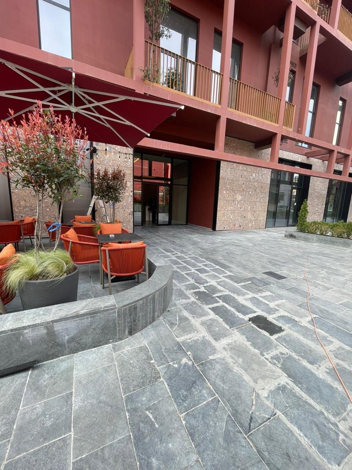 Garden Building Luxury Apartment Тирана Екстериор снимка