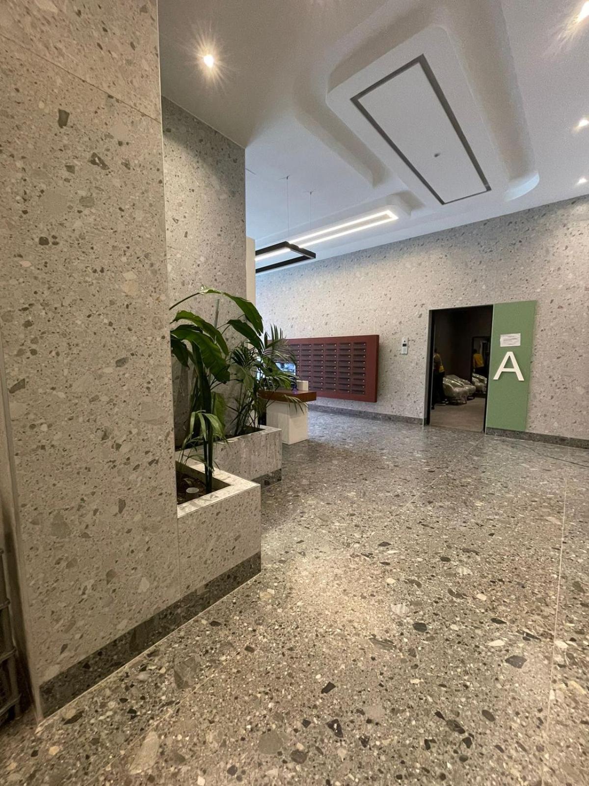 Garden Building Luxury Apartment Тирана Екстериор снимка